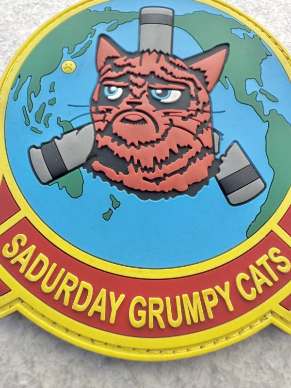 画像2: 米軍実物 VMM-262 Sadurday Grumpy Cats PVC Squadron Patch – Hook and Loop (2)