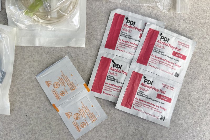 画像4: 米軍実物  トラウマキット セット (4)