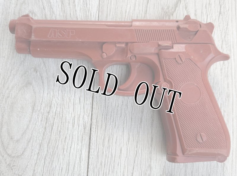 画像2: 米軍実物 ASP 7301 レッド トレーニング ガン BER　92 (2)