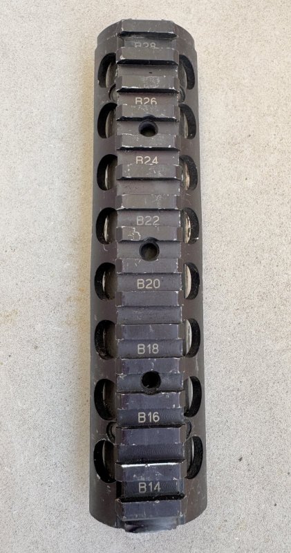 画像1: 米軍実物 KNIGHTS ARMAMENT  Lower Rail Clamp アンダー (1)
