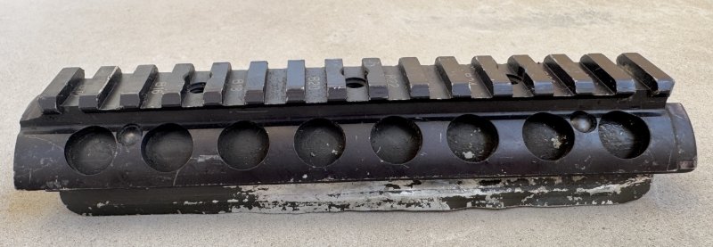 画像2: 米軍実物 KNIGHTS ARMAMENT  Lower Rail Clamp アンダー (2)