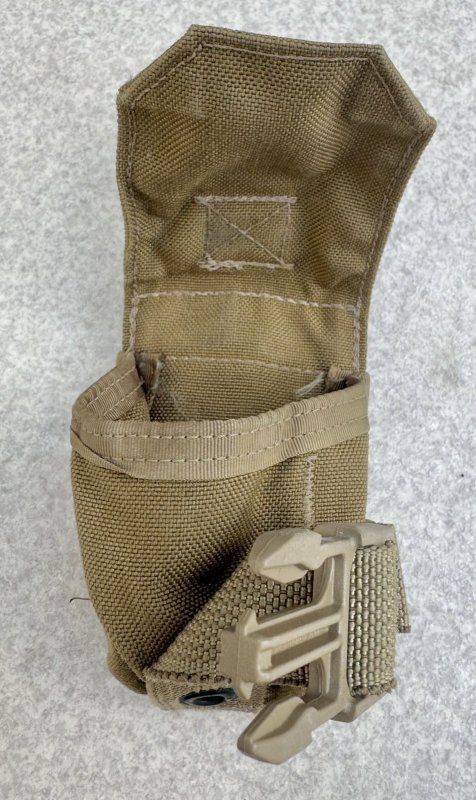 画像2: 米軍実物 EAGLE グレネード ポーチ　 (2)
