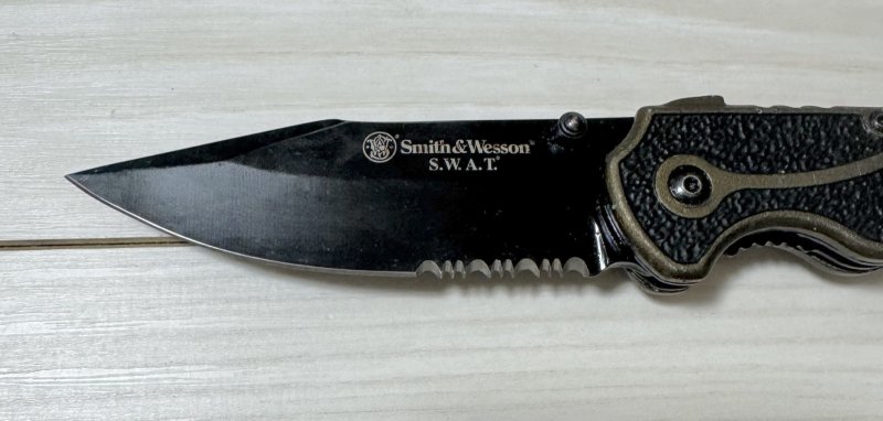 画像2: 海兵隊放出品 Smith＆Wesson   SWAT II Spring Assisted フォールディングナイフ (2)