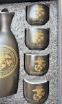 画像2: 米軍実物 U.S.M.C 酒器セット モニュメント 記念品　2023　BIRTHDAY (2)
