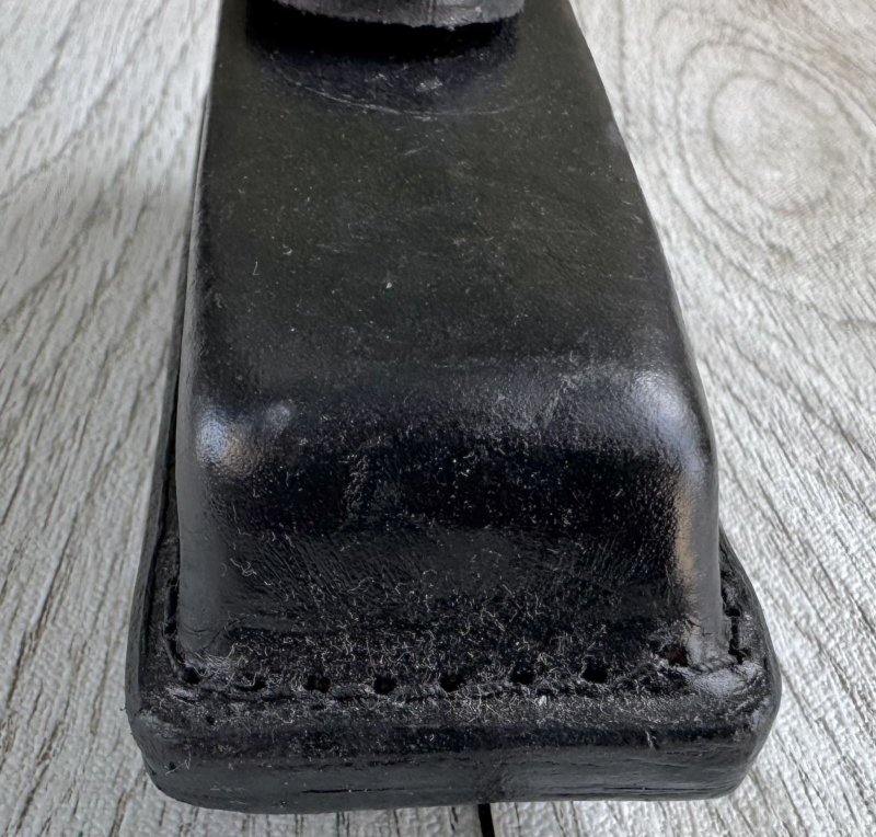 画像7: 米軍実物 9MM マガジン レザー ポーチ　　 (7)