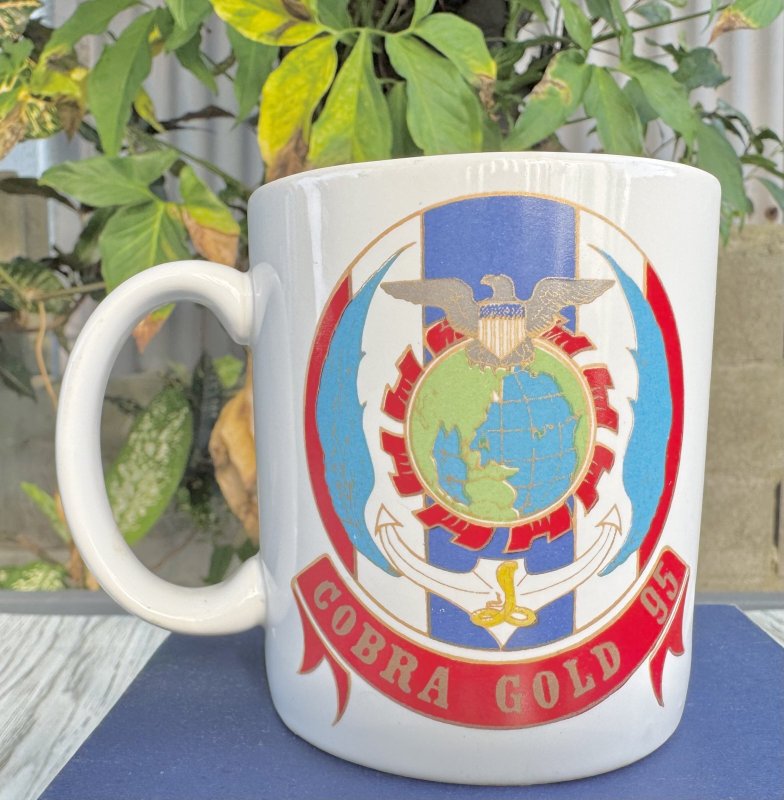 画像2: 米軍放出品 COBRA GOLD 95 ミリタリー マグカップ (2)