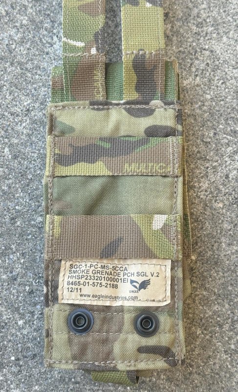 画像6: 米軍実物 EAGLE Smoke Grenade Pouch  c  マルチカム SOFLCS  (6)