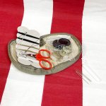 画像1: 米軍放出品.Military Sewing Kit 　ソーイングキット　マルチ (1)