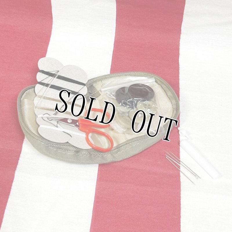 画像1: 米軍放出品.Military Sewing Kit 　ソーイングキット　マルチ (1)