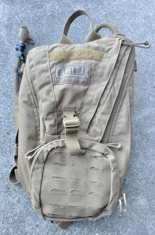 画像2: 米軍放出品 CAMELBAK キャメルバック   ハイドレーションバッグ AMBUSH（アンブッシュ）  (2)