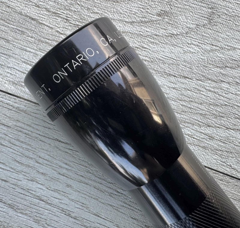 画像2: 米軍放出品 MAG-LITE(マグライト)LED フラッシュライト 警棒 懐中電灯   (2)