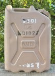 画像1: 米軍実物 WATER タンク　デザート (プラスチック) (1)