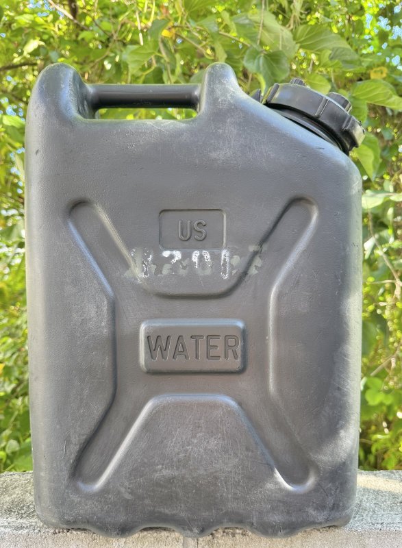 画像3: 米軍実物 WATER タンク　(プラスチック) ブラック　❶ (3)