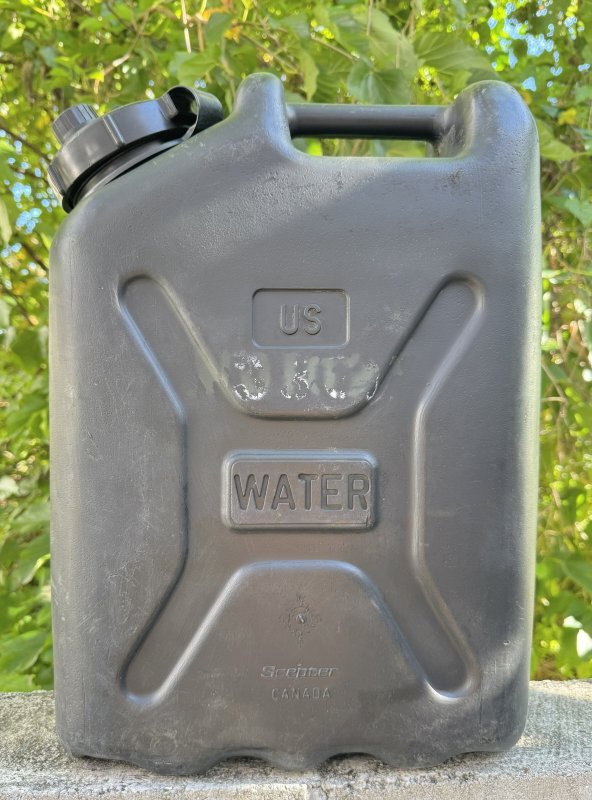 画像1: 米軍実物 WATER タンク　(プラスチック) ブラック　❶ (1)
