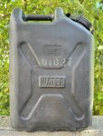 画像1: 米軍実物 WATER タンク　(プラスチック) ブラック　❷ (1)