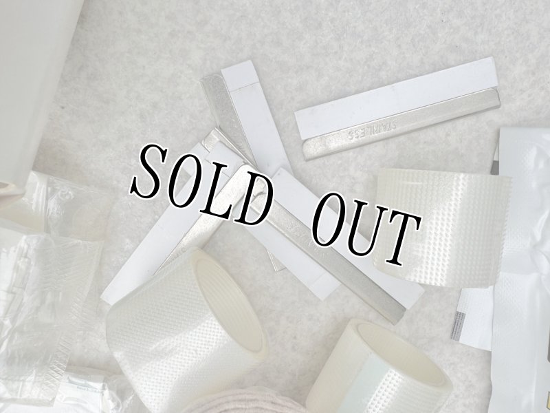 画像6: 米軍実物 ファーストエイドキットセット BOX (6)