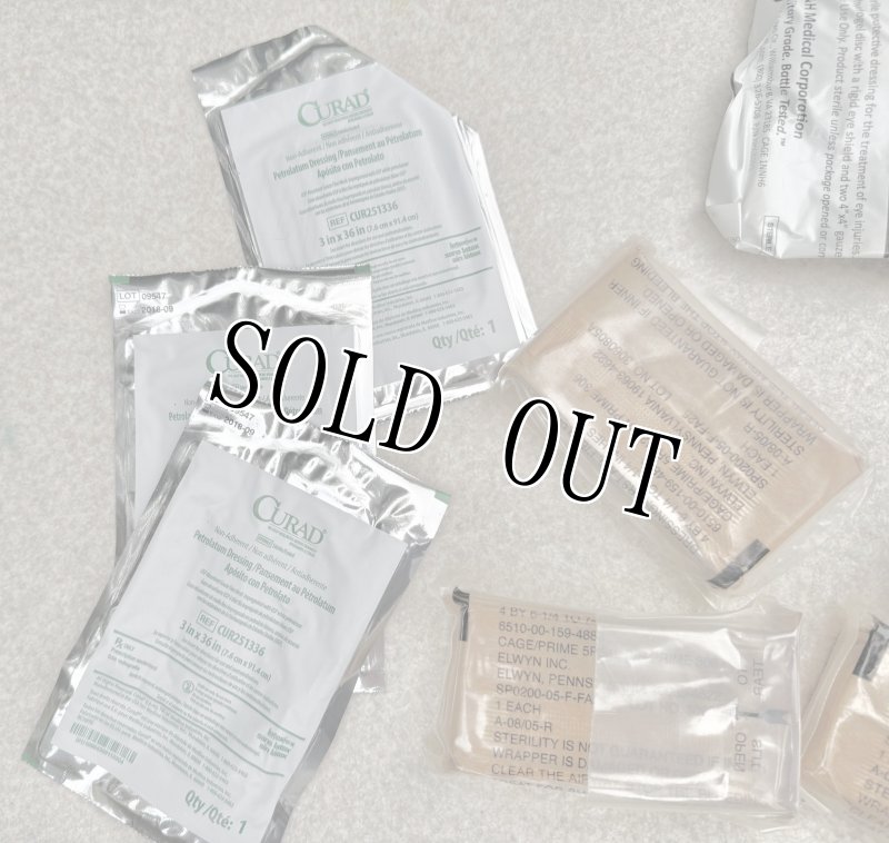 画像9: 米軍実物 ファーストエイドキットセット BOX (9)