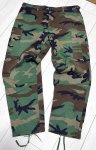 画像1: 米軍実物 ウッドランドカモ ノンリップ 迷彩パンツ　LARGE-REGULAR (1)