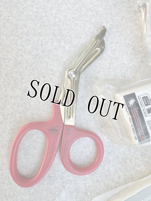 画像6: 米軍実物 ファーストエイドキットセット BOX (6)