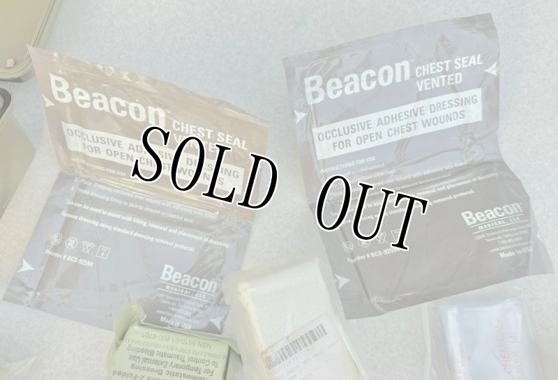 画像7: 米軍実物 ファーストエイドキットセット BOX (7)