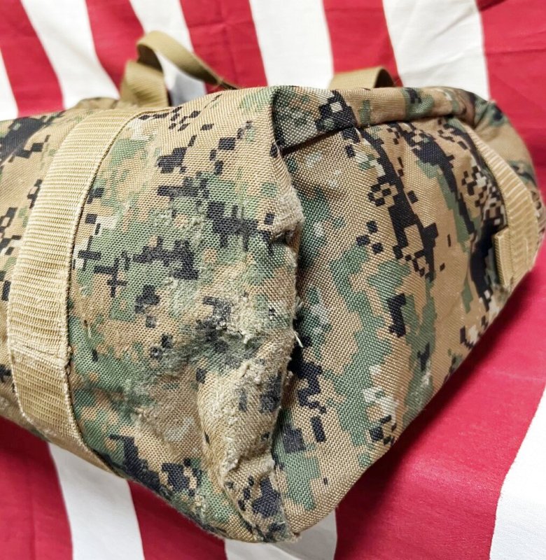 画像4: 米海兵隊放出品 Mercury ピクセル柄 CAMOボストンバッグ (4)