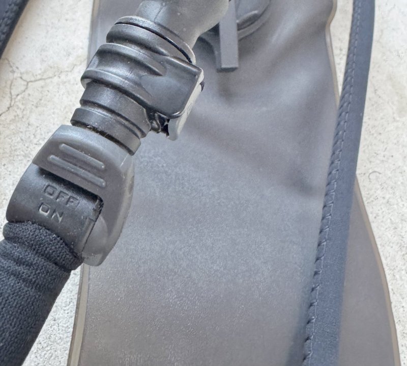 画像6: 米軍放出品 CAMELBAK   ハイドレーションバッグ (6)