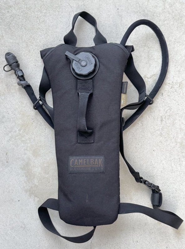 画像2: 米軍放出品 CAMELBAK   ハイドレーションバッグ (2)