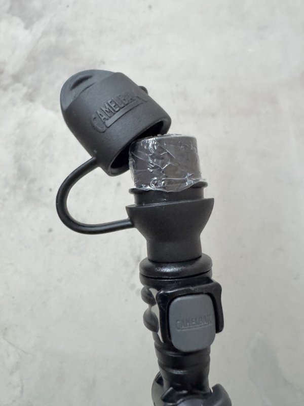 画像4: 米軍放出品 CAMELBAK   ハイドレーションバッグ (4)