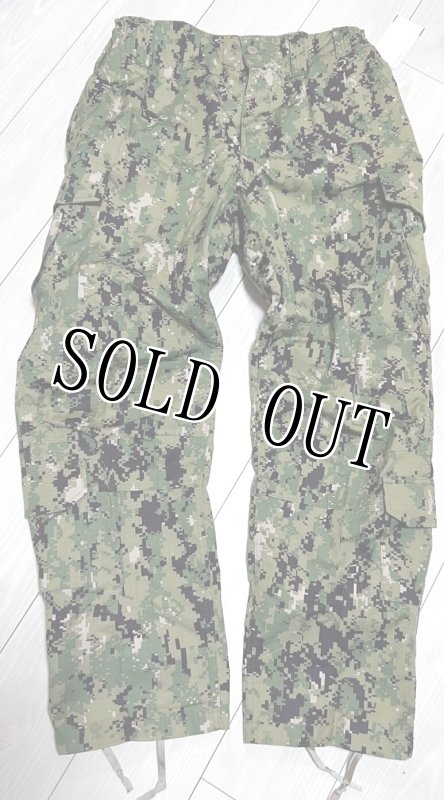 画像1: 米軍実物　US NAVY,　AOR2　NUW　迷彩パンツ　TYPEIII　LARGE-REGULA (1)