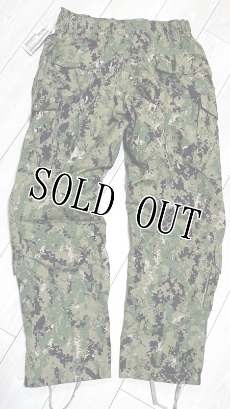 画像2: 米軍実物　US NAVY,　AOR2　NUW　迷彩パンツ　TYPEIII　LARGE-REGULA (2)