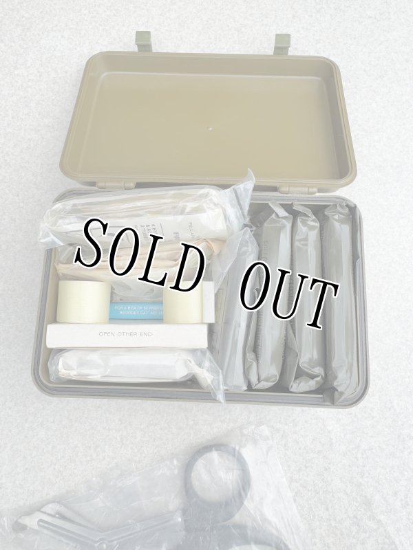 画像8: 米軍実物 ファーストエイドキットセット BOX (8)