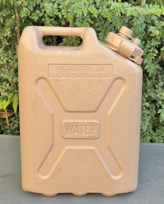 画像1: 米軍実物 WATER タンク デザート (プラスチック) (1)