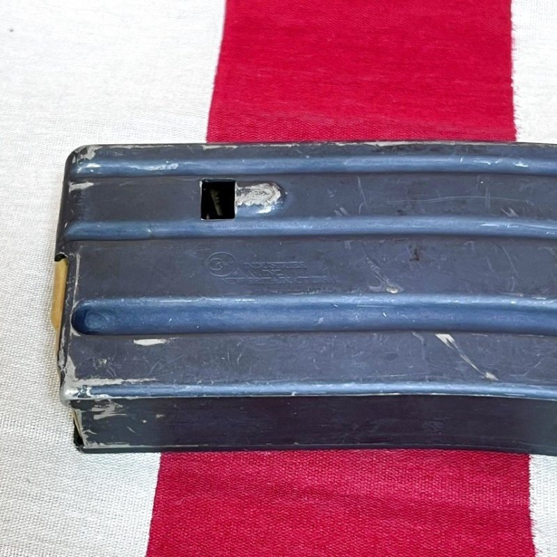 画像2: 米軍実物　M16/M4　30連　5,56MM　マガジン (2)