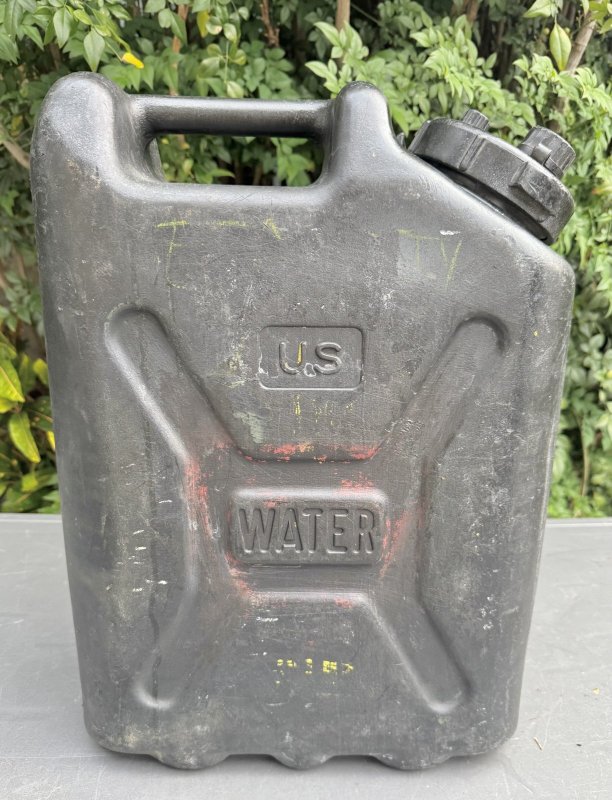 画像1: 米軍実物 WATER タンク (プラスチック) ブラック (1)