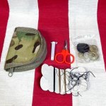 画像1: 米軍放出品　マルチカム 　ソーイングキット (1)