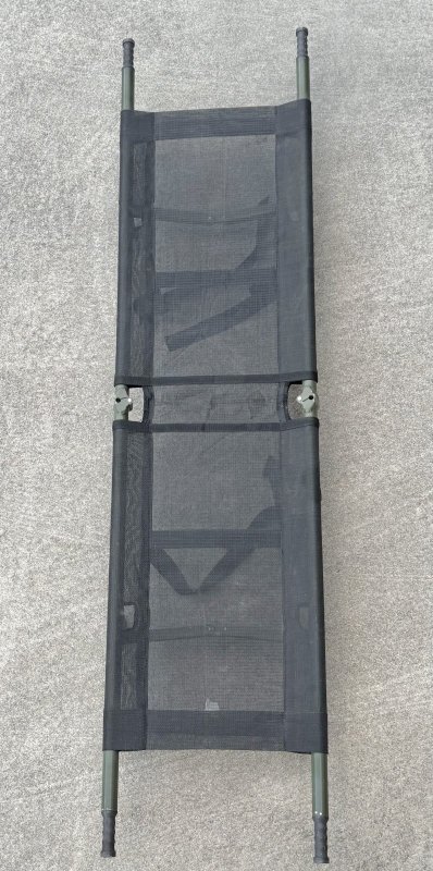 画像1: 米軍実物 NAR North American Rescue Raven 90C 折りたたみ 担架 (1)