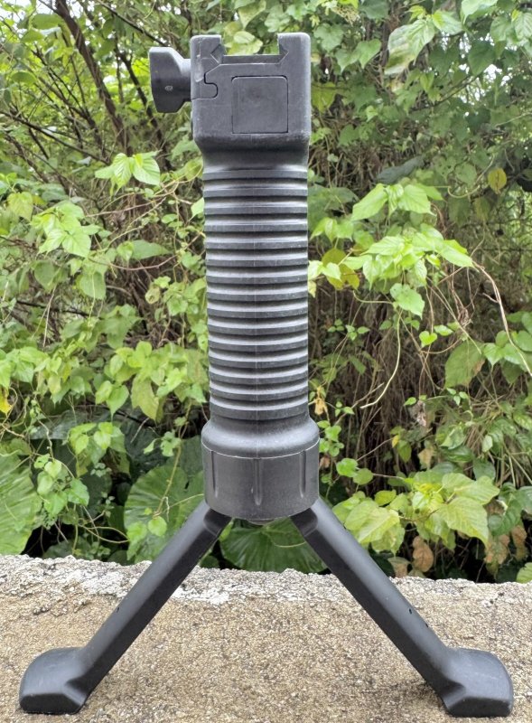 画像1: 米軍実物 GPS Grip Pod バイポッド グリップ 二脚 (1)