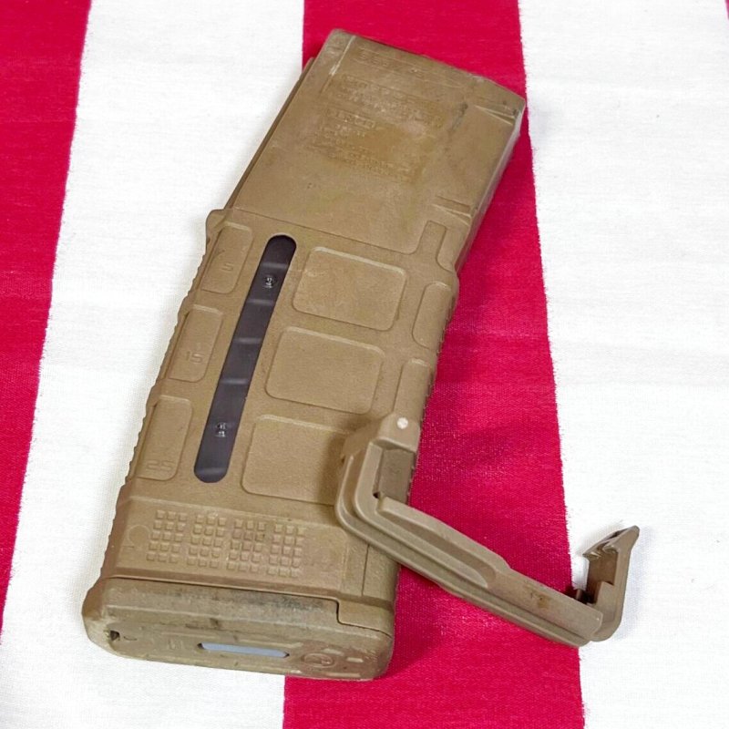 画像2: 米軍実物 MAGPUL  PMAG 30 GEN M3 AR-15/M4/M16 30連マガジン  WINDOW 両窓 30rd マグ 5.56mm コヨーテタン (2)