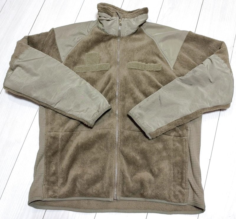画像1: 米軍放出品　ポーラテックフリース　 (1)