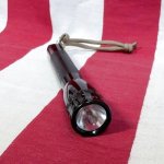 画像4: 米軍放出品 MAG-LITE(マグライト) MINI 懐中電灯   (4)