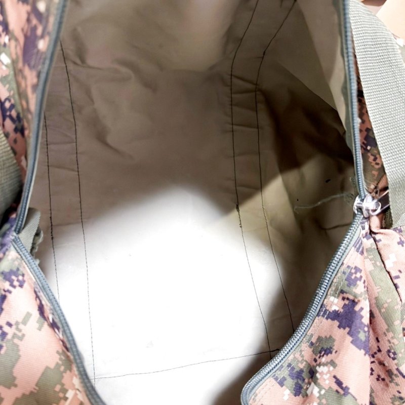画像6: 米軍放出品　USMC　ピクセルボストンバッグ (6)