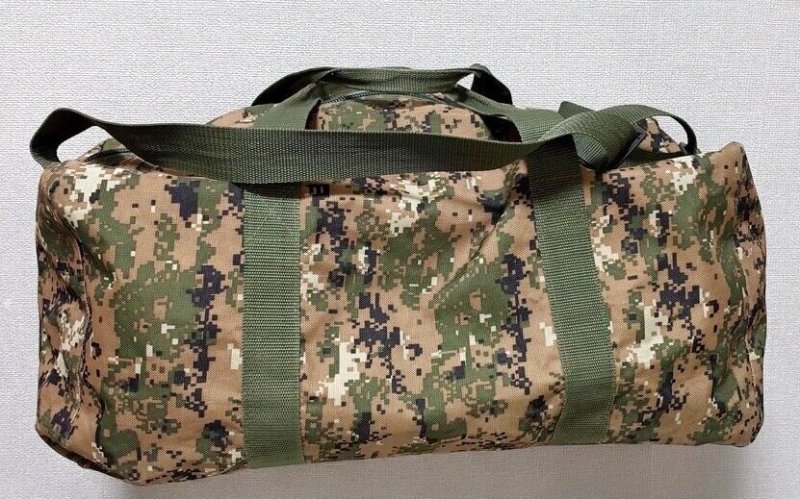 画像3: 米軍放出品　USMC　ピクセルボストンバッグ (3)