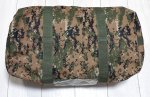 画像4: 米軍放出品　USMC　ピクセルボストンバッグ (4)