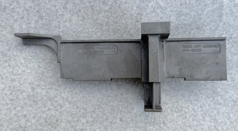画像1: 米軍実物 HUMVEE BAE SYSTEMS RADIO LOCK BAR LATCH BAR  (1)