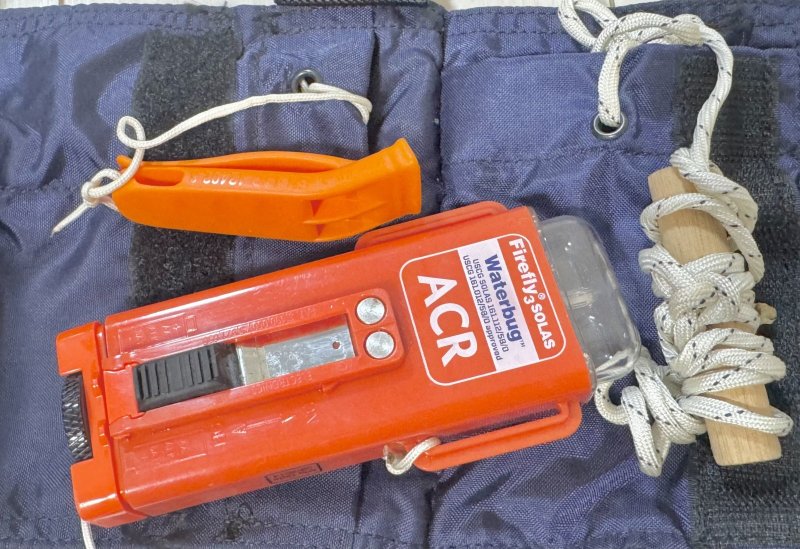 画像4: 米軍実物 US NAVY USS Wasp LHD-1 ライフベスト救命胴衣セット (4)