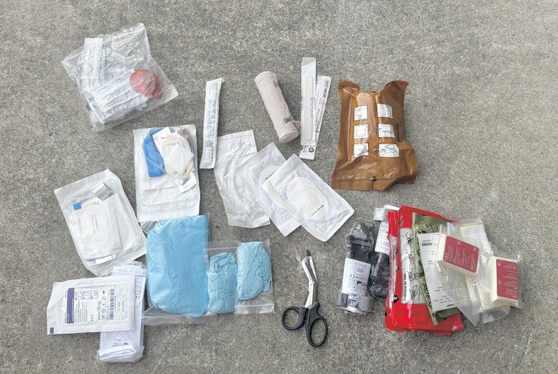 画像8: 米軍実物 コンバット RECON トラウマバッグ CTB V2 (8)