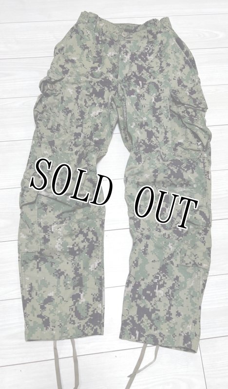 画像1: 米軍実物,US NAVY,　AOR2　NUW　迷彩パンツ　TYPEIII　29-SHORT (1)