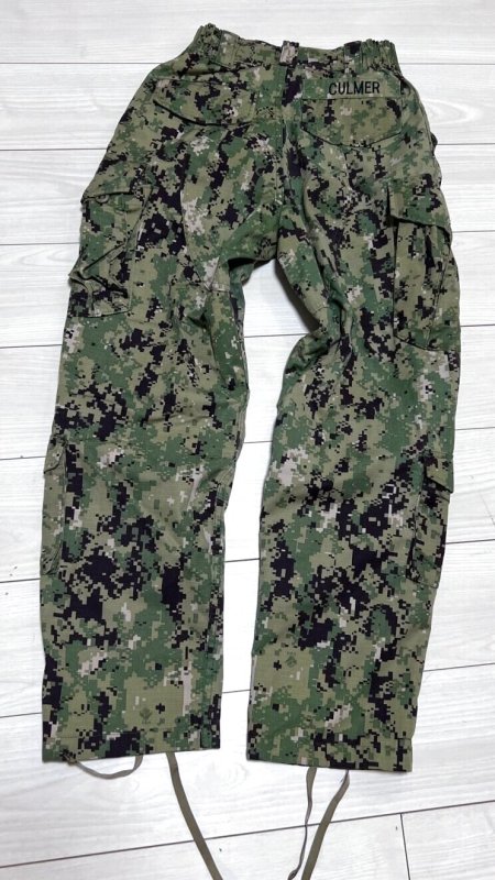 画像2: 米軍実物,US NAVY,　AOR2　NUW　迷彩パンツ　TYPEIII　29-SHORT (2)