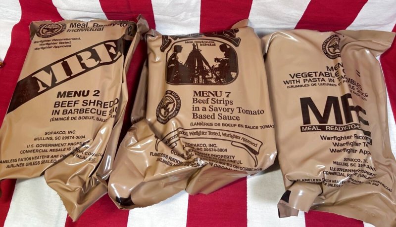 画像1: 米軍実物 2023年検【SOPAKCO】MREレーション/戦闘食 3個セット キャンプ 車中泊 (1)