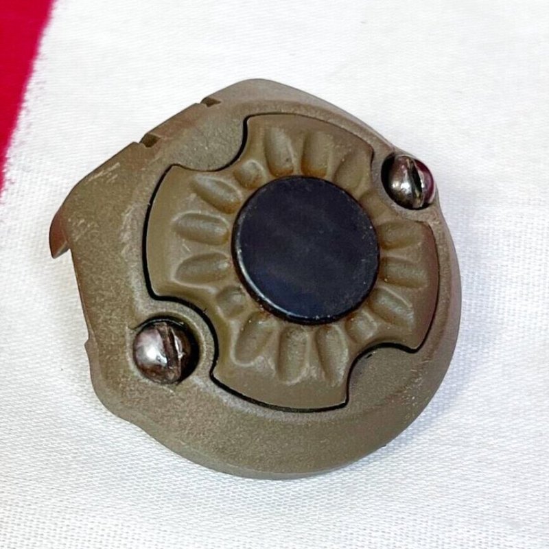 画像1: 米軍実物 STREAMLIGHT ヘルメットマウント サイドワインダー タン (1)